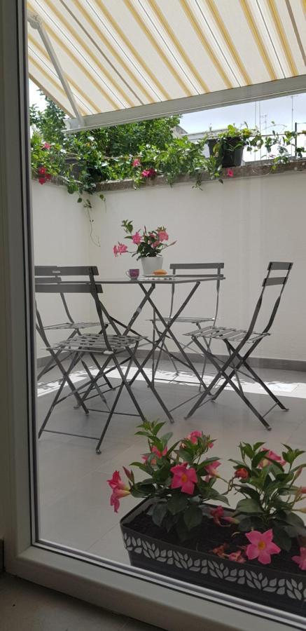 Apartamento Il Cortile Segreto - Con Parcheggio Privato Lecce Exterior foto